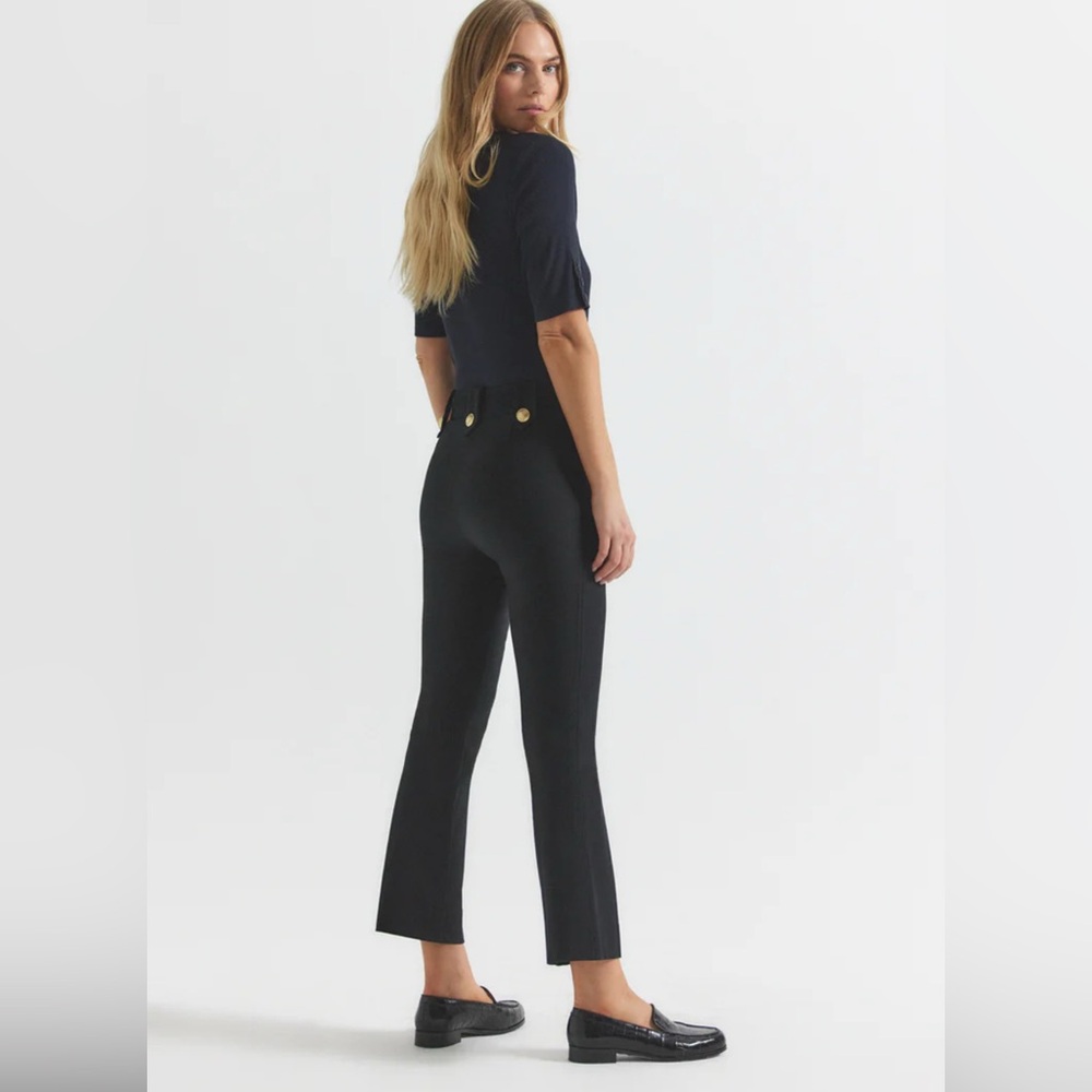 10 Crosby Derek Lam**Robertson Black Crop Flare Trousers**US 4,12 $365 CURRENT - Picture 4 of 8
